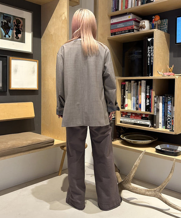 安藤 菜央さんの「BEAMS WOMEN｜maturely / ヘム カットオフ フレア ジャージー」を使ったコーディネート