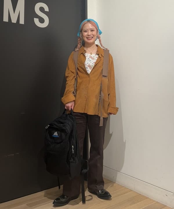 安藤 菜央さんの「BEAMS WOMEN｜maturely / ゴート スエード ノーバッグ ベスト」を使ったコーディネート