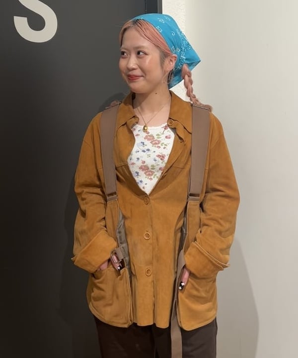 安藤 菜央さんの「BEAMS WOMEN｜maturely / ゴート スエード ノーバッグ ベスト」を使ったコーディネート