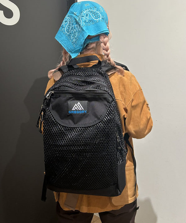 安藤 菜央さんの「BEAMS WOMEN｜maturely / ゴート スエード ノーバッグ ベスト」を使ったコーディネート