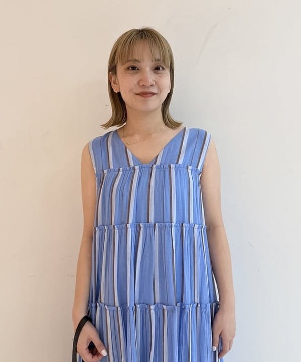 Ito_ririkaさんの「BEAMS WOMEN｜【別注】ne Quittez pas / ストライプ ティアード ノースリーブ ワンピース」を使ったコーディネート