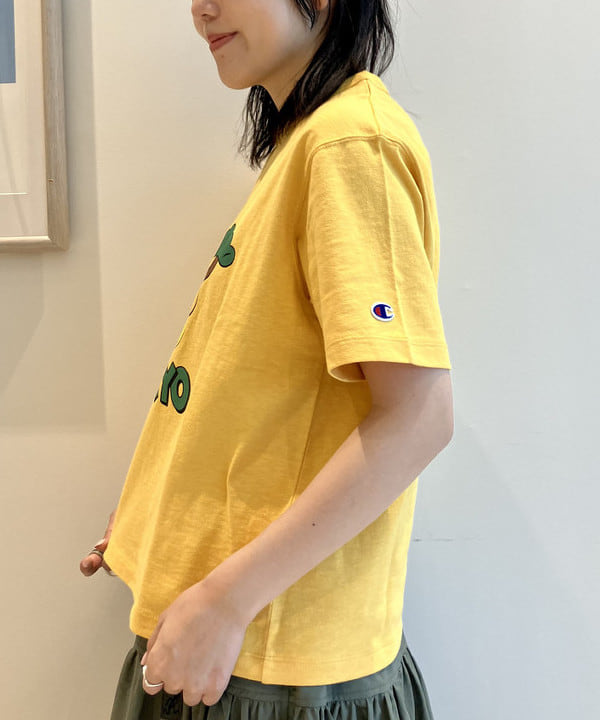 小原 もこさんの「BEAMS WOMEN｜【別注】Champion / ミッキー Tシャツ」を使ったコーディネート