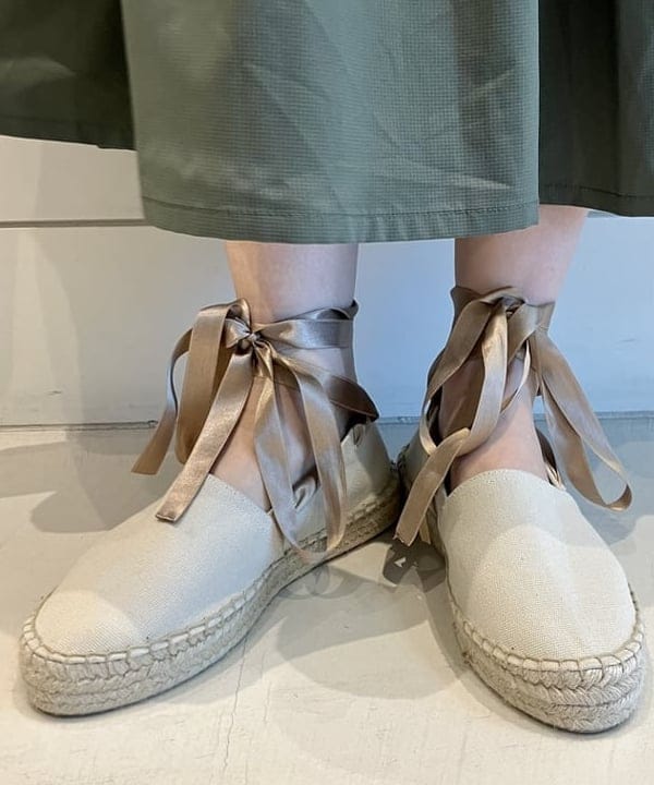 小原 もこさんの「BEAMS WOMEN｜【別注】Champion / ミッキー Tシャツ」を使ったコーディネート