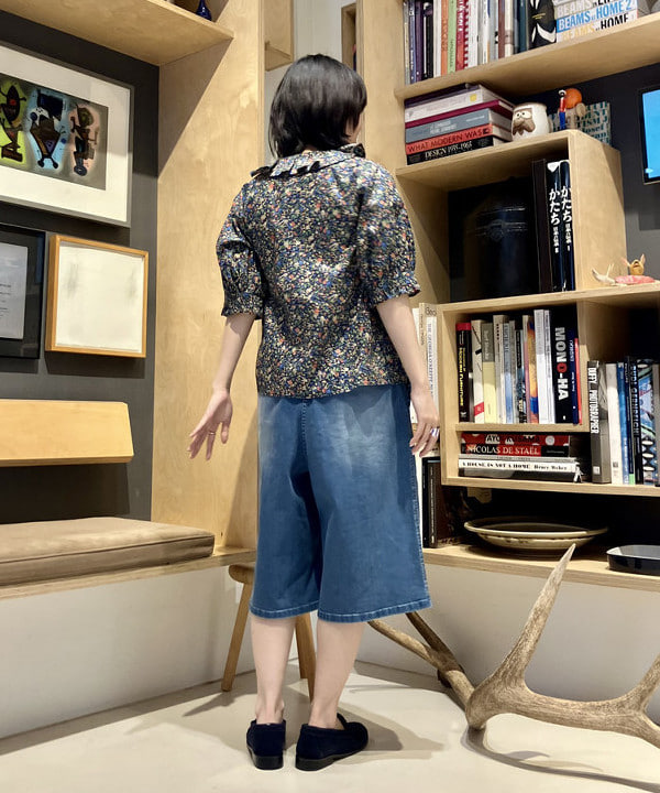 小原 もこさんの「BEAMS WOMEN｜リバティ フリル 5分袖 シャツ」を使ったコーディネート