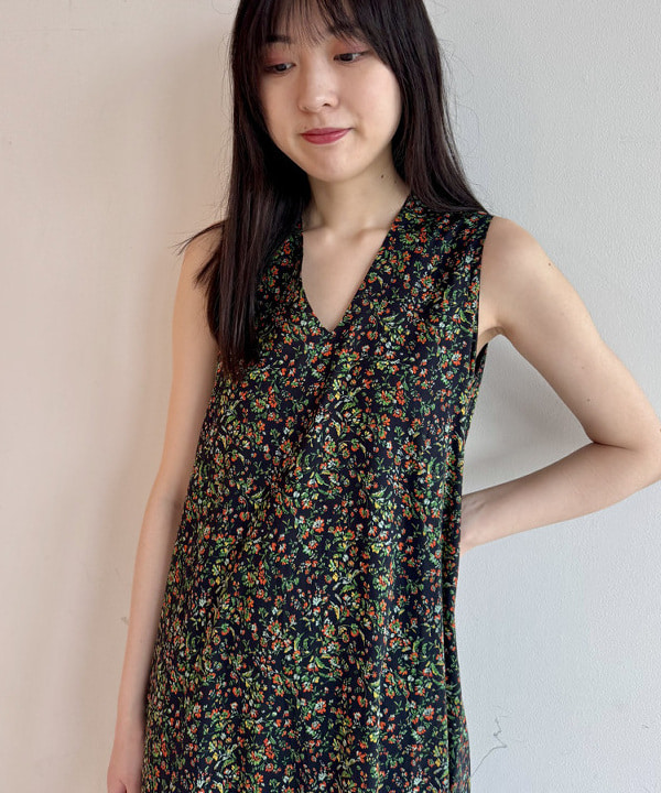 山田 千遥さんの「BEAMS WOMEN｜【別注】MARIHA / 夏の月影 プリント ワンピース」を使ったコーディネート