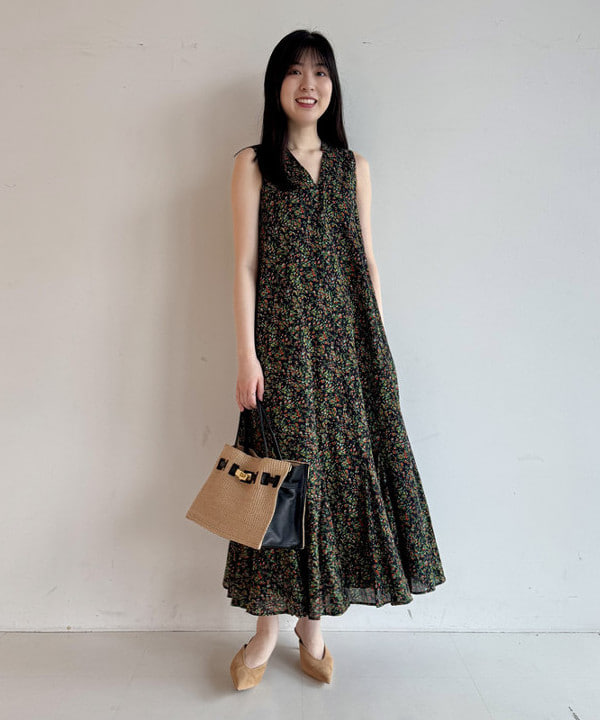 山田 千遥さんの「BEAMS WOMEN｜【別注】MARIHA / 夏の月影 プリント ワンピース」を使ったコーディネート