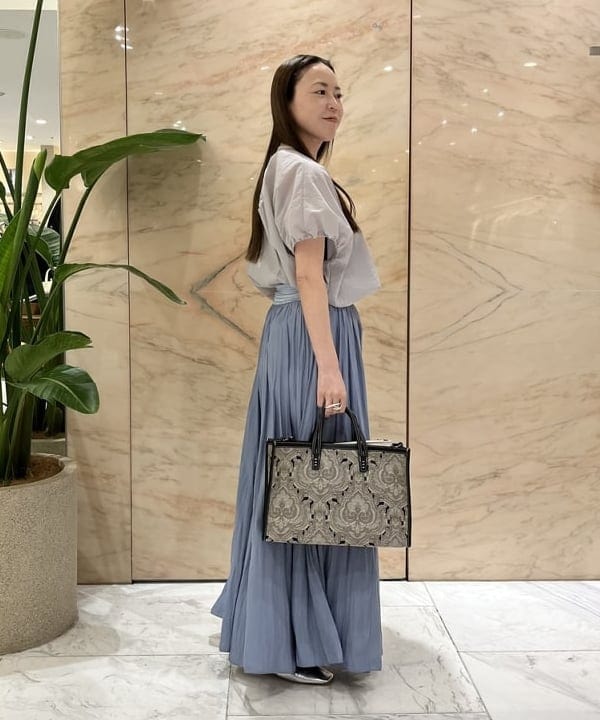 関 桂子さんの「BEAMS WOMEN｜AK+1 / アンブレラ スカート」を使ったコーディネート