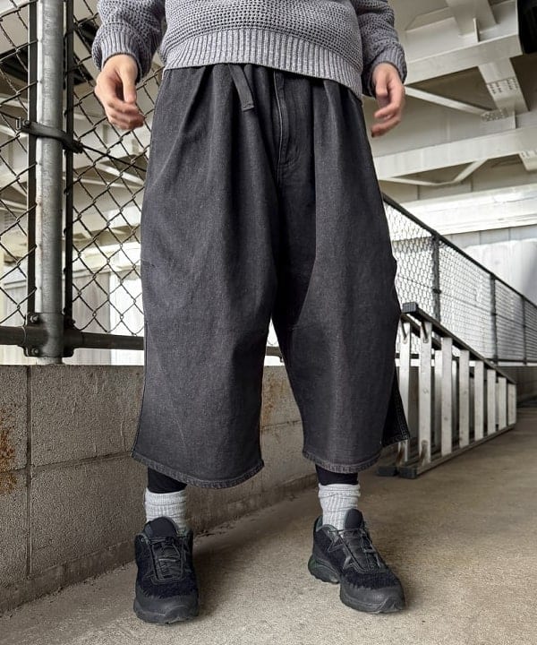 川崎 駿希さんの「BEAMS WOMEN｜クウォーターレングス デニム ウェビングパンツ」を使ったコーディネート