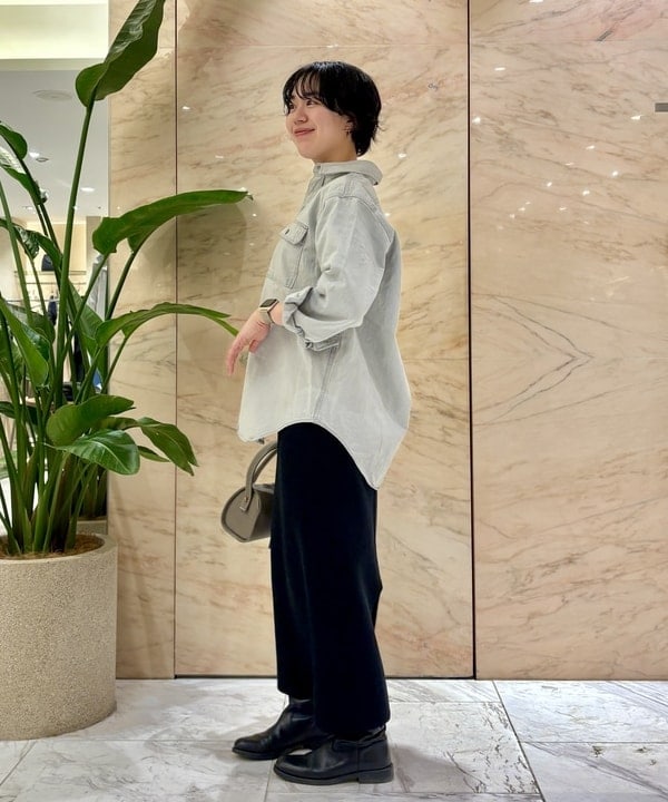 ゆうかさんの「BEAMS WOMEN｜TOFF & LOADSTONE / コロン シュリンク ハンドバッグ」を使ったコーディネート