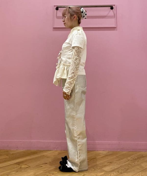 榎本 葵さんの「BEAMS WOMEN｜プリーツ レース シャツ」を使ったコーディネート