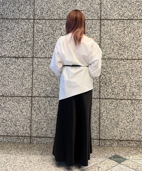 篠崎 香月さんの「BEAMS WOMEN｜ギャザー ショルダー ブラウス」を使ったコーディネート