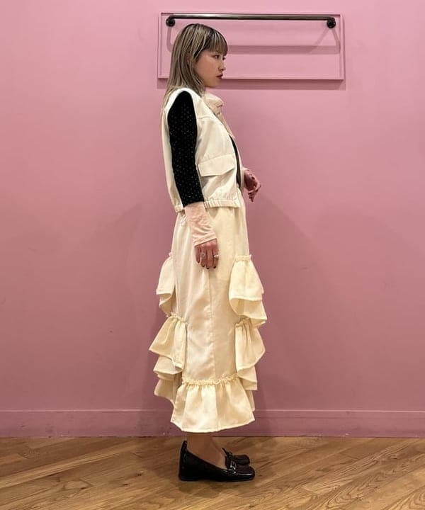 シオンさんの「BEAMS WOMEN｜スタンドカラー ベスト」を使ったコーディネート