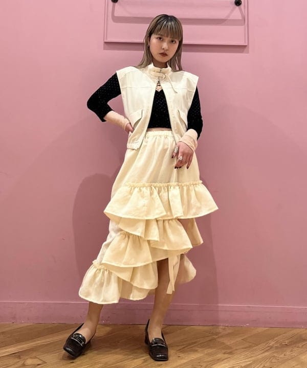 シオンさんの「BEAMS WOMEN｜スタンドカラー ベスト」を使ったコーディネート