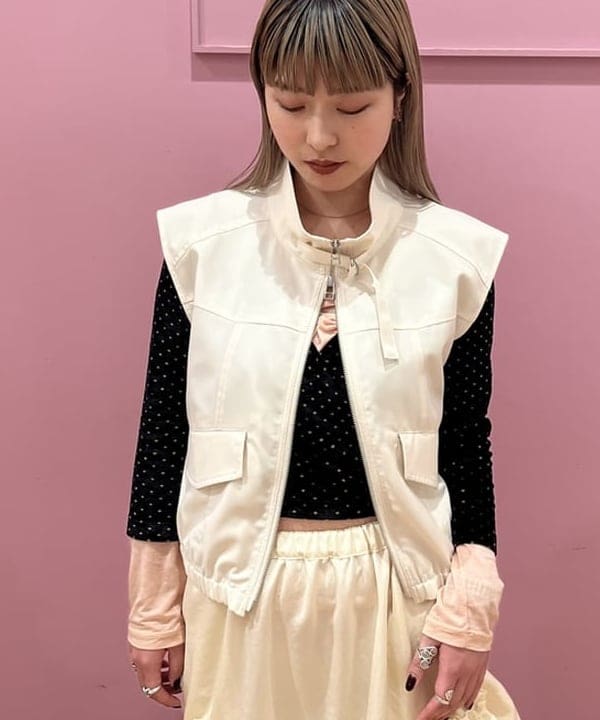 シオンさんの「BEAMS WOMEN｜スタンドカラー ベスト」を使ったコーディネート