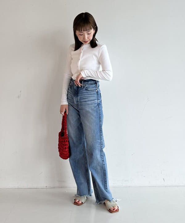 makita mikaさんの「BEAMS WOMEN｜upper hights / 別注 TAYLOR デニム」を使ったコーディネート