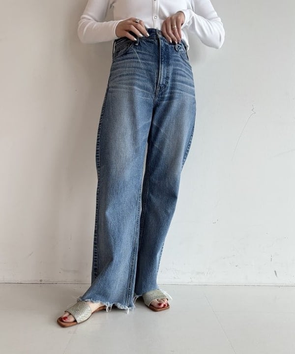 makita mikaさんの「BEAMS WOMEN｜upper hights / 別注 TAYLOR デニム」を使ったコーディネート
