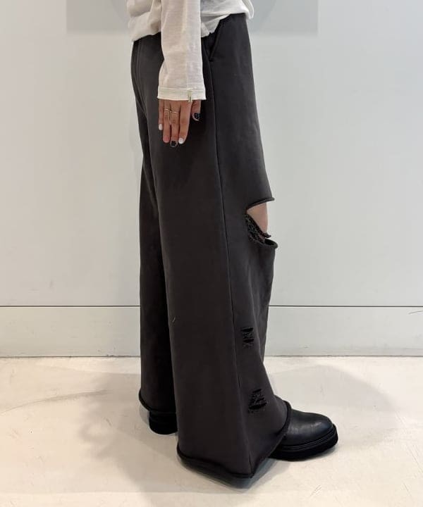 佐々木 南美さんの「BEAMS WOMEN｜ダメージ スウェット パンツ」を使ったコーディネート