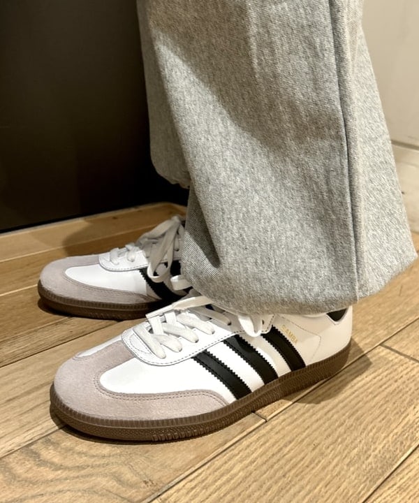 早川 萌子さんの「BEAMS WOMEN｜【別注】Champion / リバースウィーブ(R) ミリタリー パンツ」を使ったコーディネート