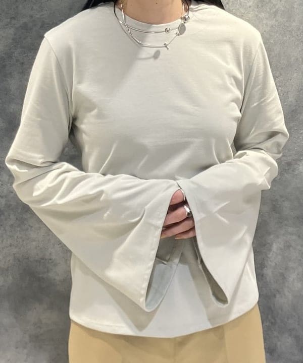 OSUMIさんの「BEAMS WOMEN｜フレアスリーブ プルオーバー」を使ったコーディネート
