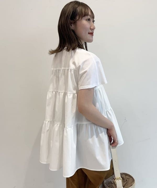 大浦 栞さんの「BEAMS WOMEN｜コンビ ティアード プルオーバー」を使ったコーディネート