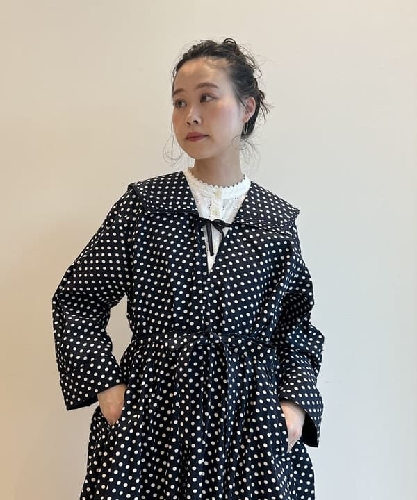 清水 彩乃さんの「BEAMS WOMEN｜ポリエステル シャンタン パンツ」を使ったコーディネート