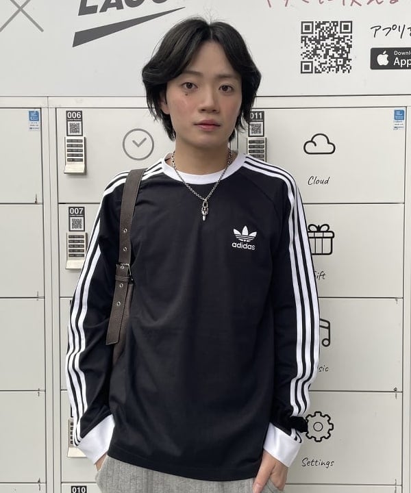 マツミヤさんの「BEAMS WOMEN｜adidas / アディカラー クラシックス スリーストライプス ロングスリーブ Tシャツ」を使ったコーディネート