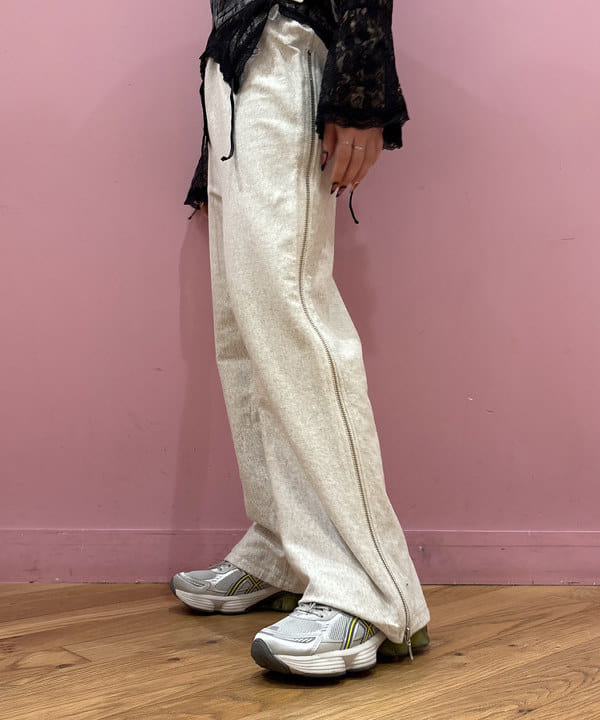 ケミオさんの「BEAMS WOMEN｜【別注】Champion / リバースウィーブ(R) ロング パンツ」を使ったコーディネート