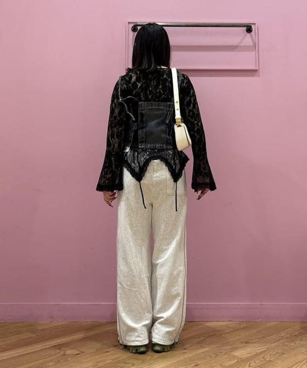 ケミオさんの「BEAMS WOMEN｜【別注】Champion / リバースウィーブ(R) ロング パンツ」を使ったコーディネート