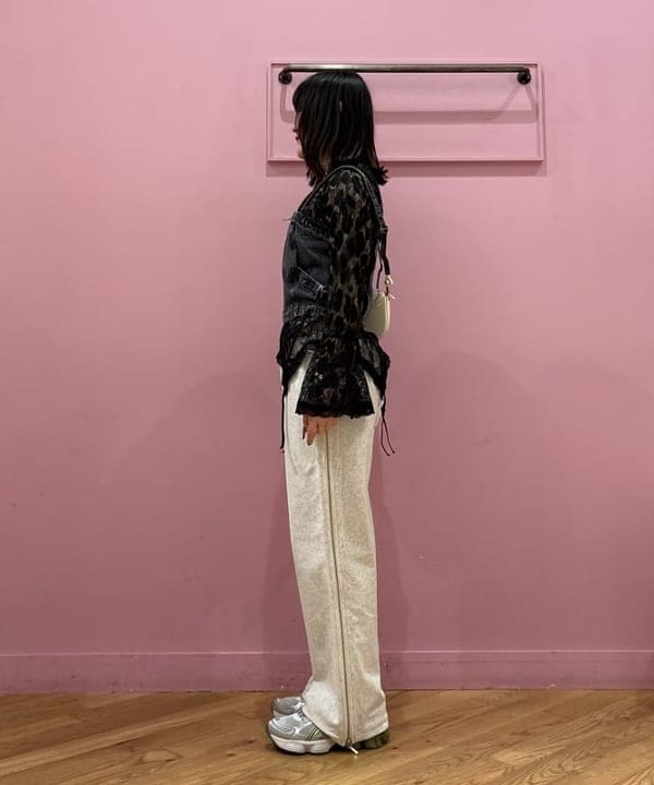 ケミオさんの「BEAMS WOMEN｜【別注】Champion / リバースウィーブ(R) ロング パンツ」を使ったコーディネート