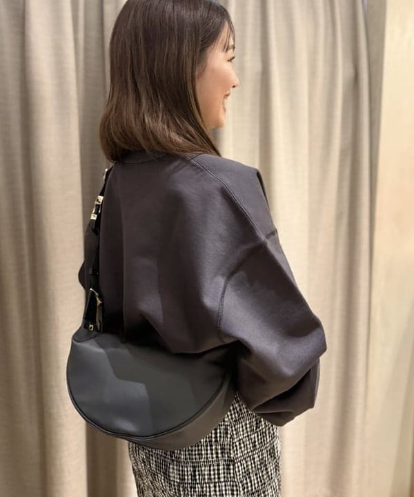 YUIさんの「BEAMS WOMEN｜裏毛 クロップド プルオーバー」を使ったコーディネート