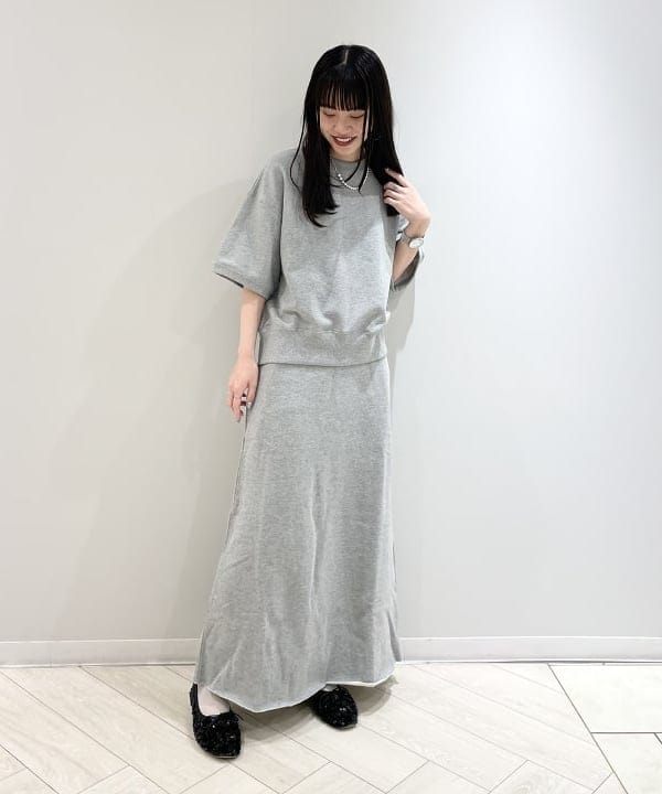 高木 菜央さんの「BEAMS WOMEN｜【別注】SLOANE / コットン 裏毛 スカート」を使ったコーディネート
