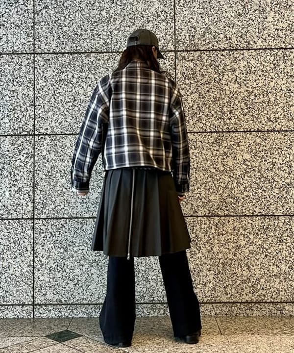 トラ吉さんの「BEAMS WOMEN｜ショート チェック ブルゾン」を使ったコーディネート
