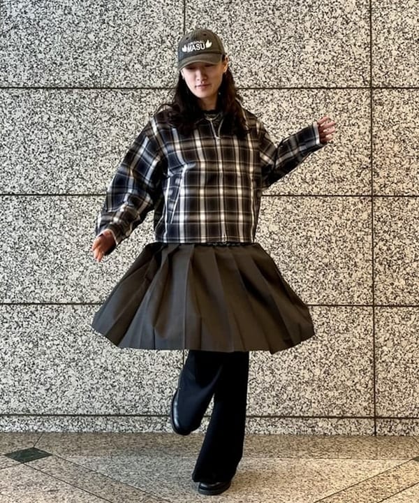 トラ吉さんの「BEAMS WOMEN｜ショート チェック ブルゾン」を使ったコーディネート