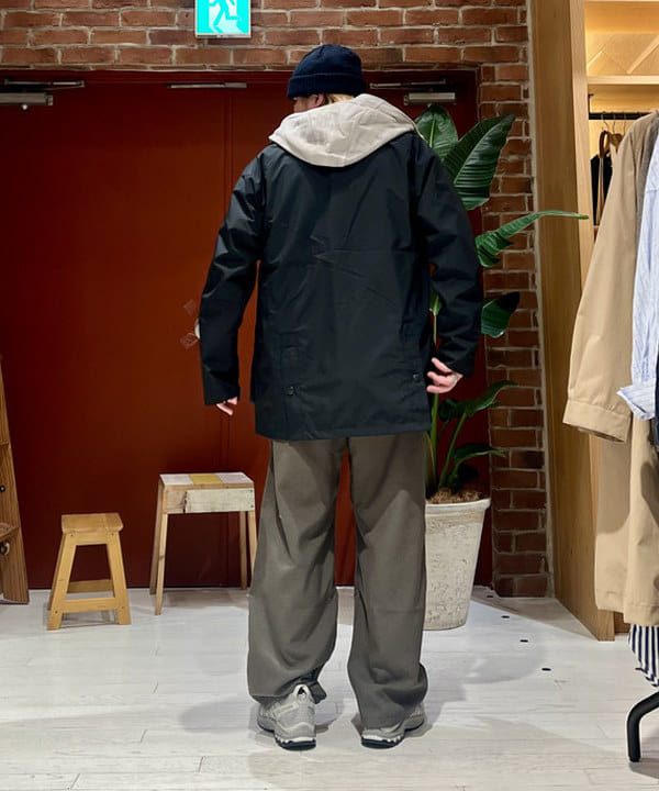 新里 京介さんの「BEAMS WOMEN｜【別注】Barbour / BEDALE New Barbour Tech Classic Fit」を使ったコーディネート