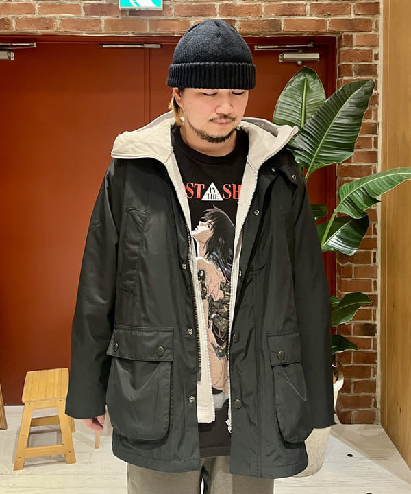 新里 京介さんの「BEAMS WOMEN｜【別注】Barbour / BEDALE New Barbour Tech Classic Fit」を使ったコーディネート