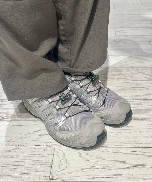 新里 京介さんの「BEAMS WOMEN｜【別注】Barbour / BEDALE New Barbour Tech Classic Fit」を使ったコーディネート