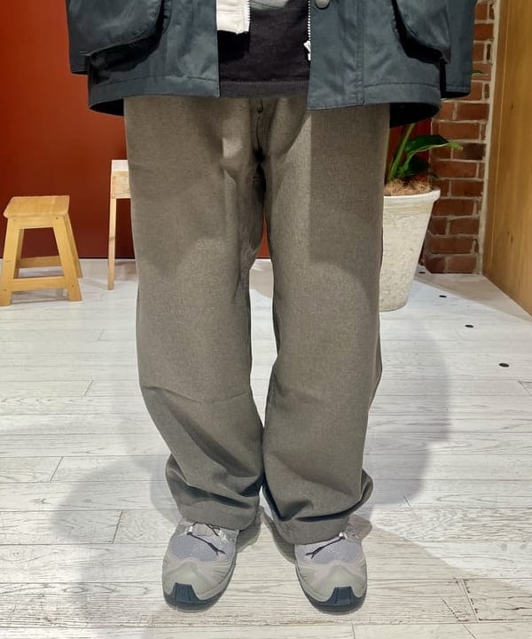 新里 京介さんの「BEAMS WOMEN｜【別注】Barbour / BEDALE New Barbour Tech Classic Fit」を使ったコーディネート