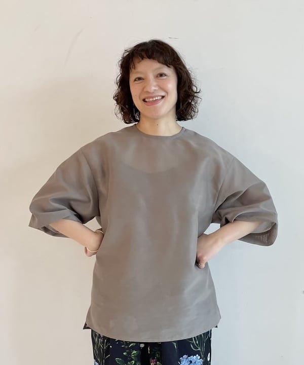 IZUMI MAYUMIさんの「BEAMS WOMEN｜AK+1 / シアーオーガンジー ブラウス」を使ったコーディネート