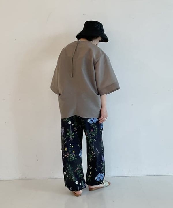 IZUMI MAYUMIさんの「BEAMS WOMEN｜AK+1 / シアーオーガンジー ブラウス」を使ったコーディネート