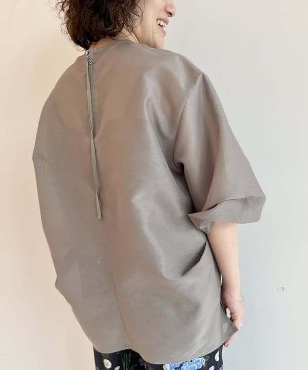 IZUMI MAYUMIさんの「BEAMS WOMEN｜AK+1 / シアーオーガンジー ブラウス」を使ったコーディネート