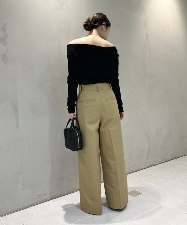 坂本 涼花さんの「BEAMS WOMEN｜オフショルダー プルオーバーニット」を使ったコーディネート