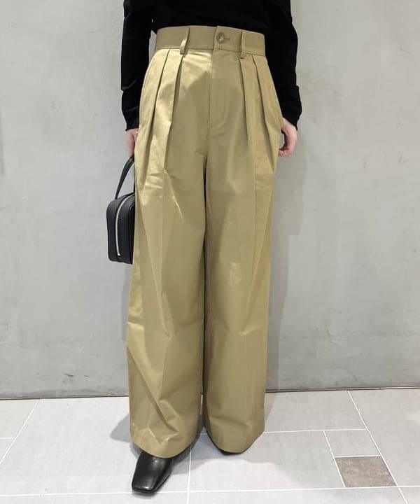 坂本 涼花さんの「BEAMS WOMEN｜オフショルダー プルオーバーニット」を使ったコーディネート