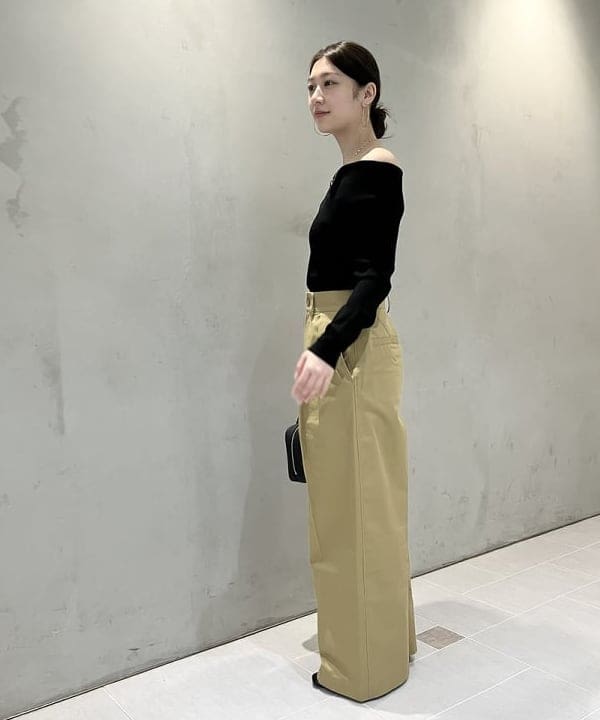 坂本 涼花さんの「BEAMS WOMEN｜オフショルダー プルオーバーニット」を使ったコーディネート