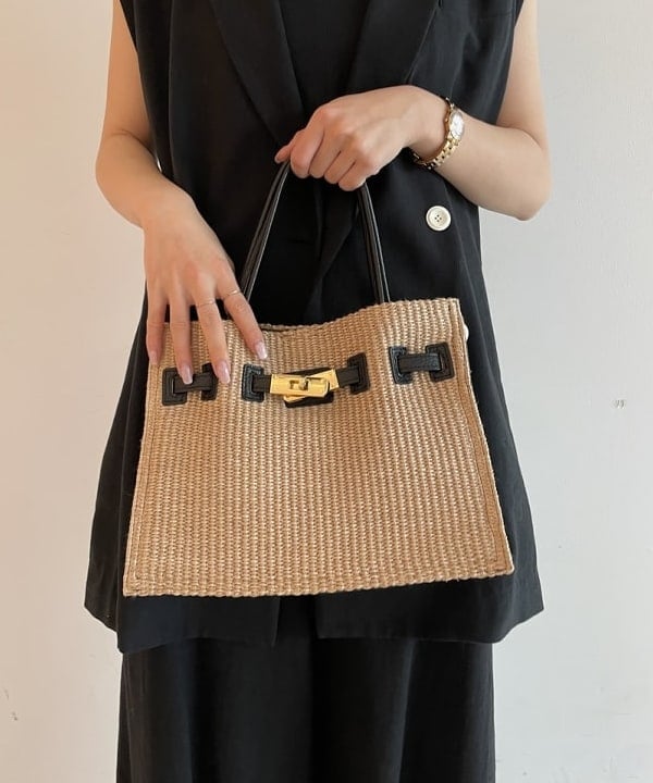 SAKAIさんの「BEAMS WOMEN｜VIOLAd&rsquo;ORO / ラフィア調 クロア バッグ」を使ったコーディネート