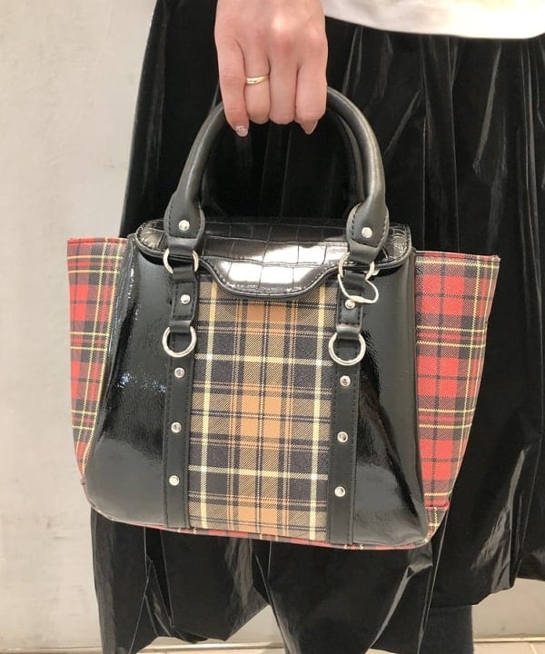 amaさんの「BEAMS WOMEN｜パターンチェック バッグ」を使ったコーディネート