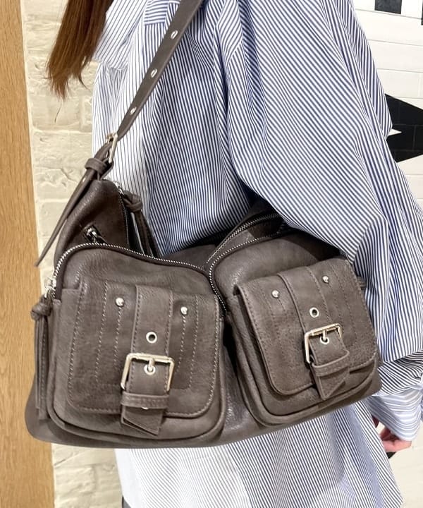 カタヤマ アヤさんの「BEAMS WOMEN｜1タック ワイド ハーフパンツ」を使ったコーディネート