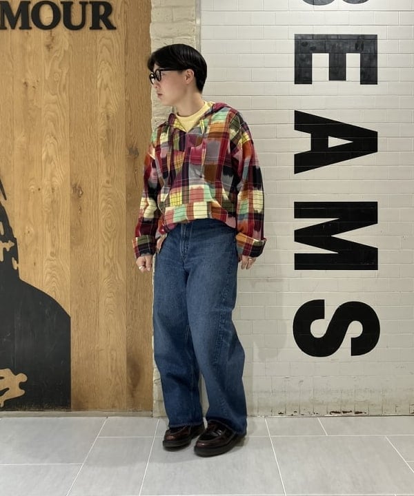 赤羽 花さんの「BEAMS WOMEN｜【別注】orSlow / ワイド フィット デニム パンツ」を使ったコーディネート