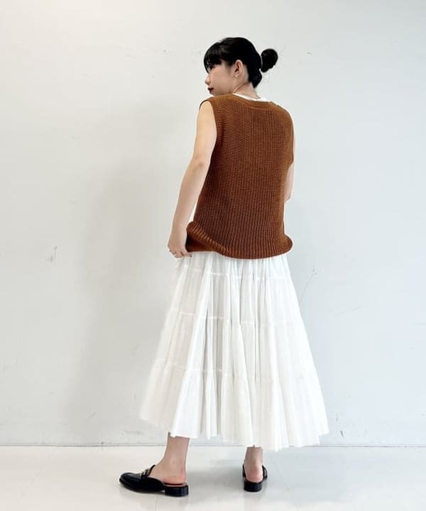 中丸　栞さんの「BEAMS WOMEN｜【別注】MARIHA / ミューズ ソリッド ワンピース」を使ったコーディネート