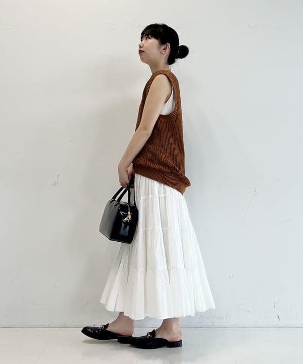 中丸　栞さんの「BEAMS WOMEN｜【別注】MARIHA / ミューズ ソリッド ワンピース」を使ったコーディネート