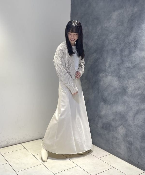 高木 菜央さんの「BEAMS WOMEN｜【別注】ATON / DRY COTTON JERSEY ロングスリーブ Tシャツ」を使ったコーディネート
